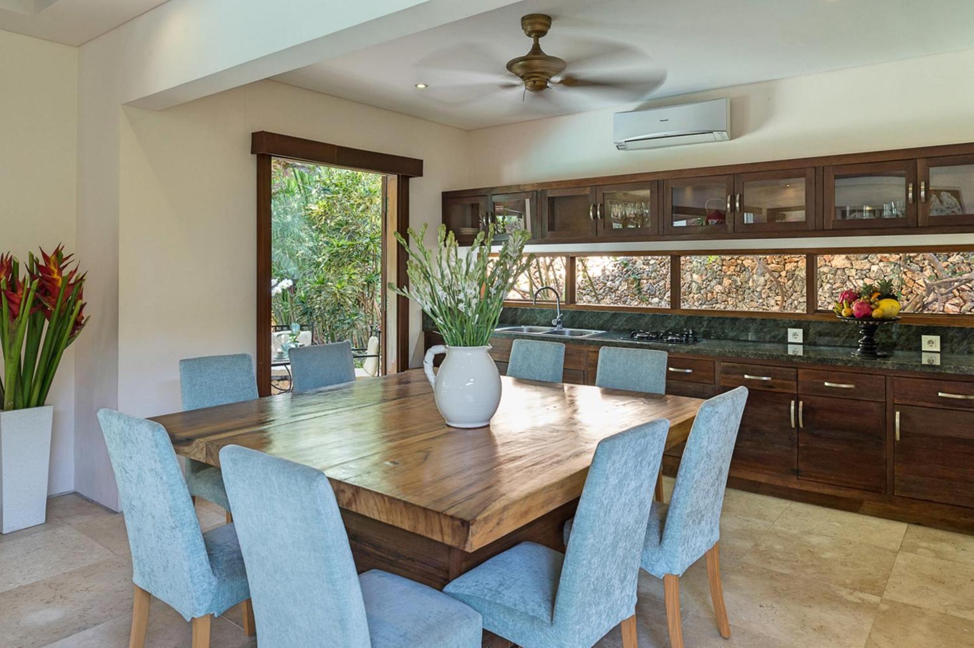Lataliana Seminyak Villa ภายนอก รูปภาพ