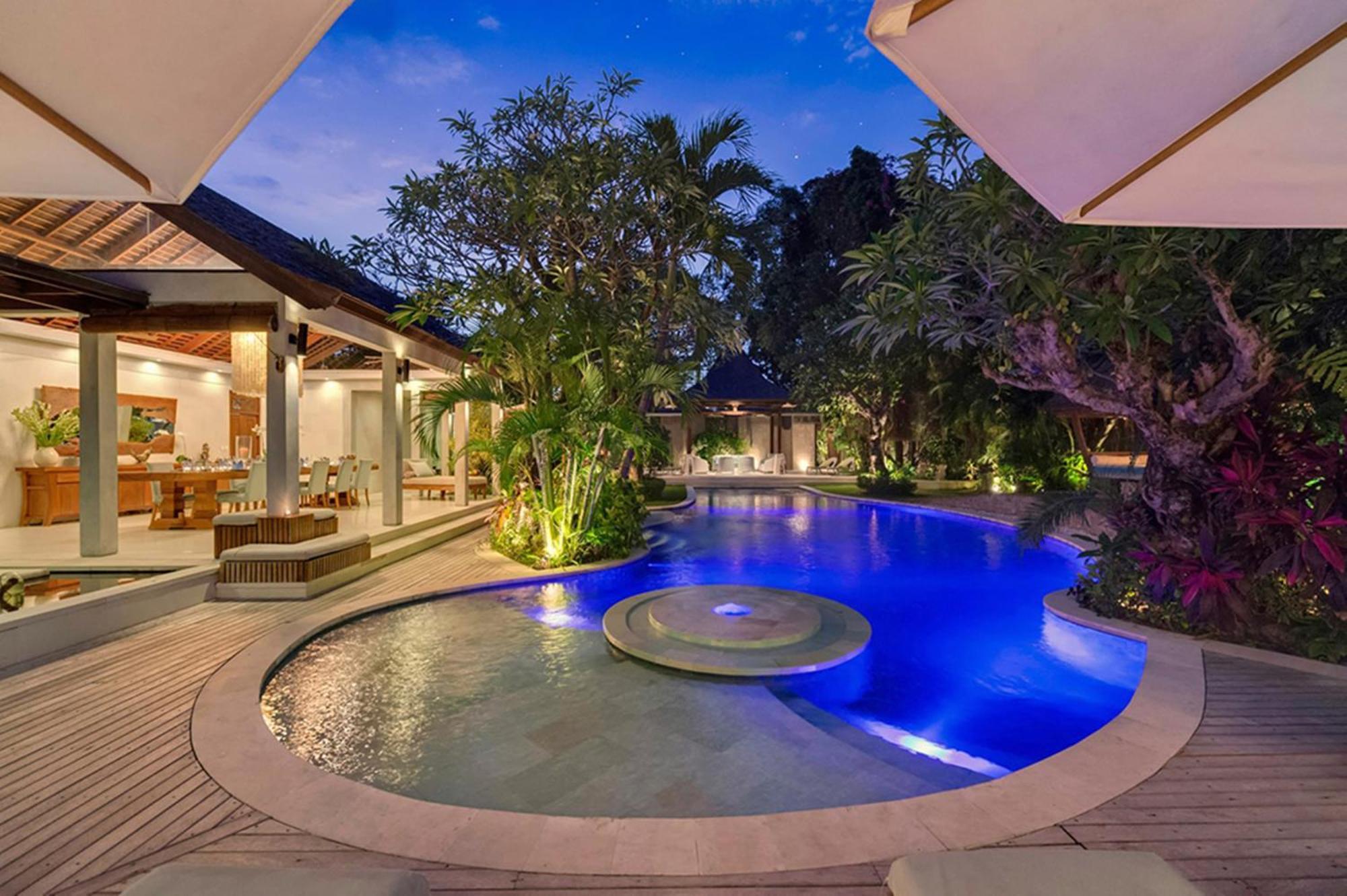 Lataliana Seminyak Villa ภายนอก รูปภาพ