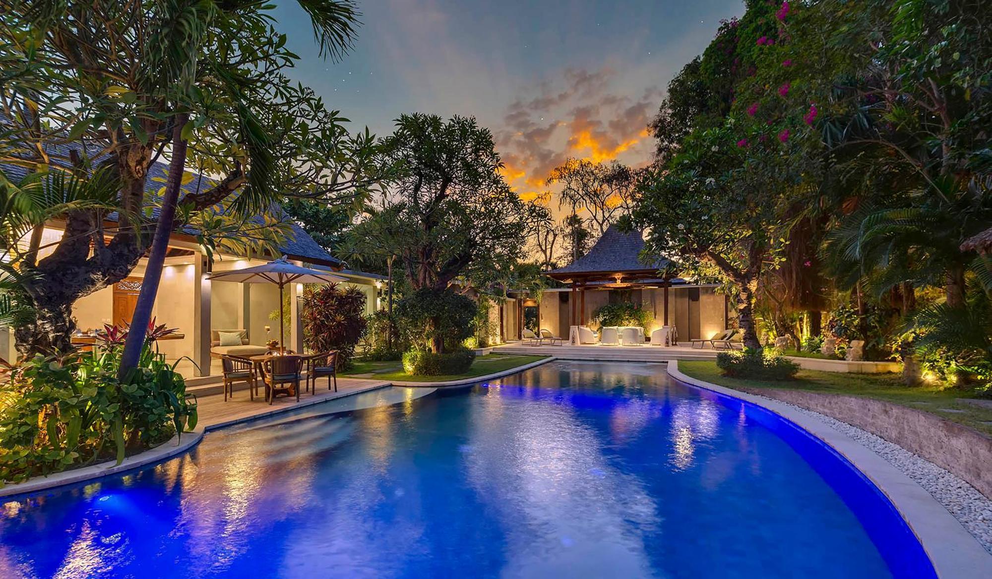 Lataliana Seminyak Villa ภายนอก รูปภาพ