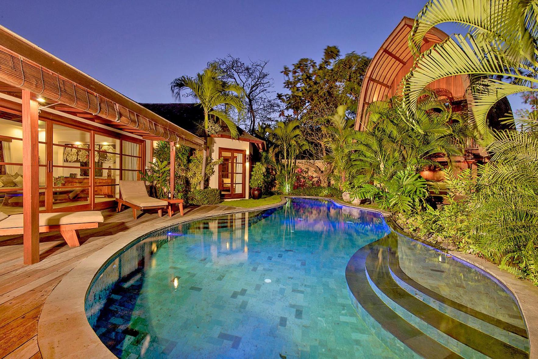 Lataliana Seminyak Villa ภายนอก รูปภาพ