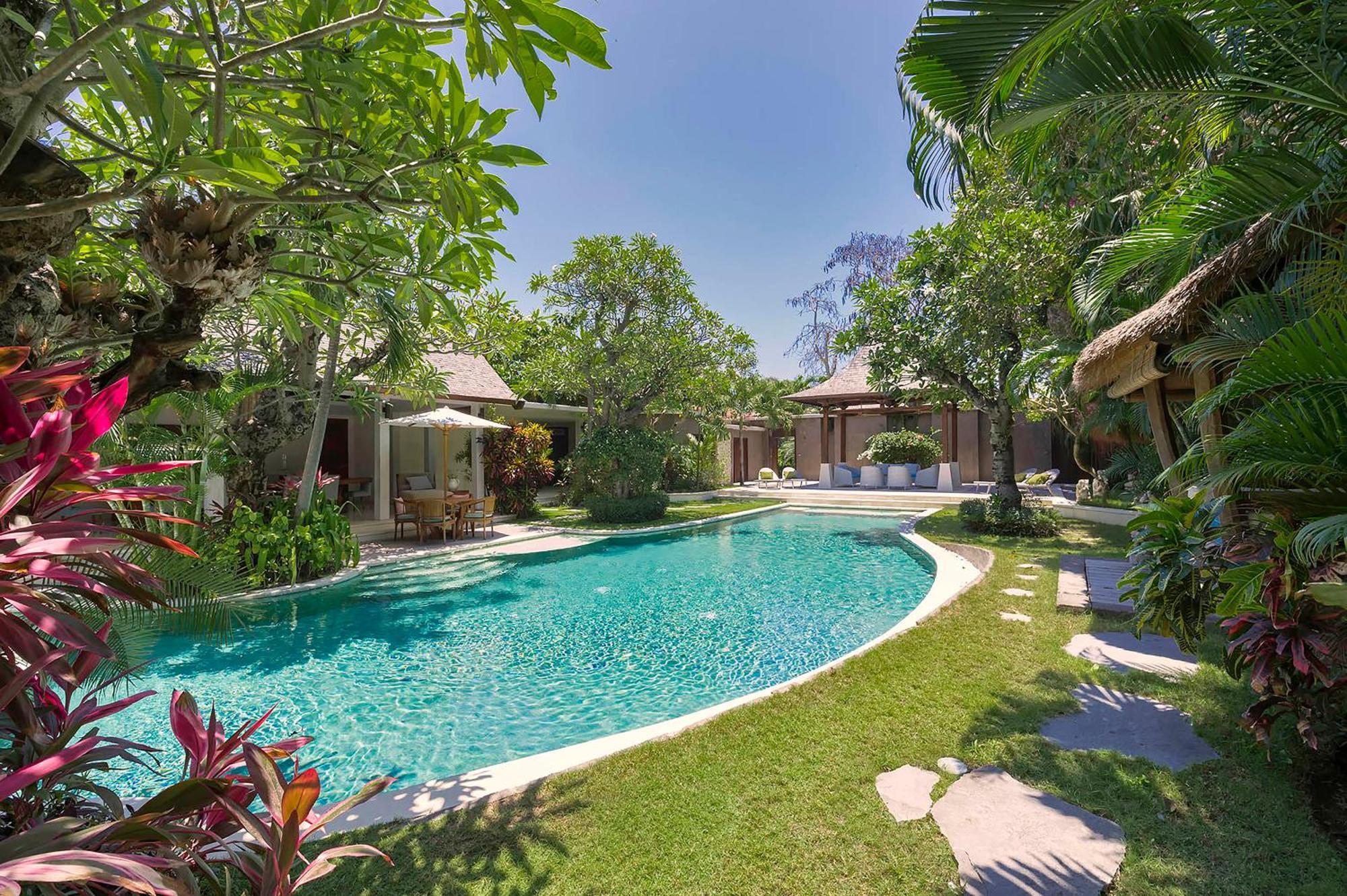 Lataliana Seminyak Villa ภายนอก รูปภาพ