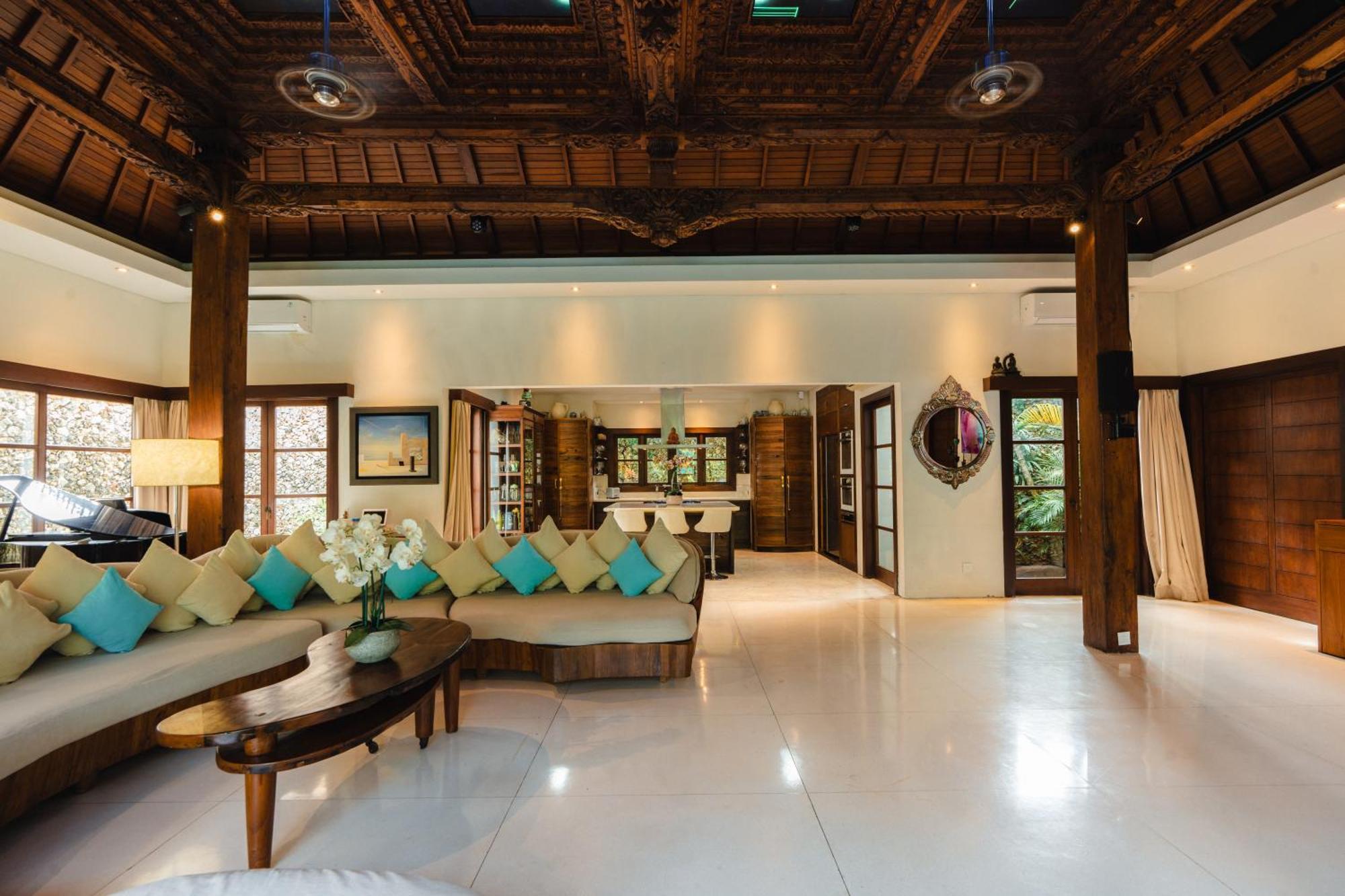 Lataliana Seminyak Villa ภายนอก รูปภาพ